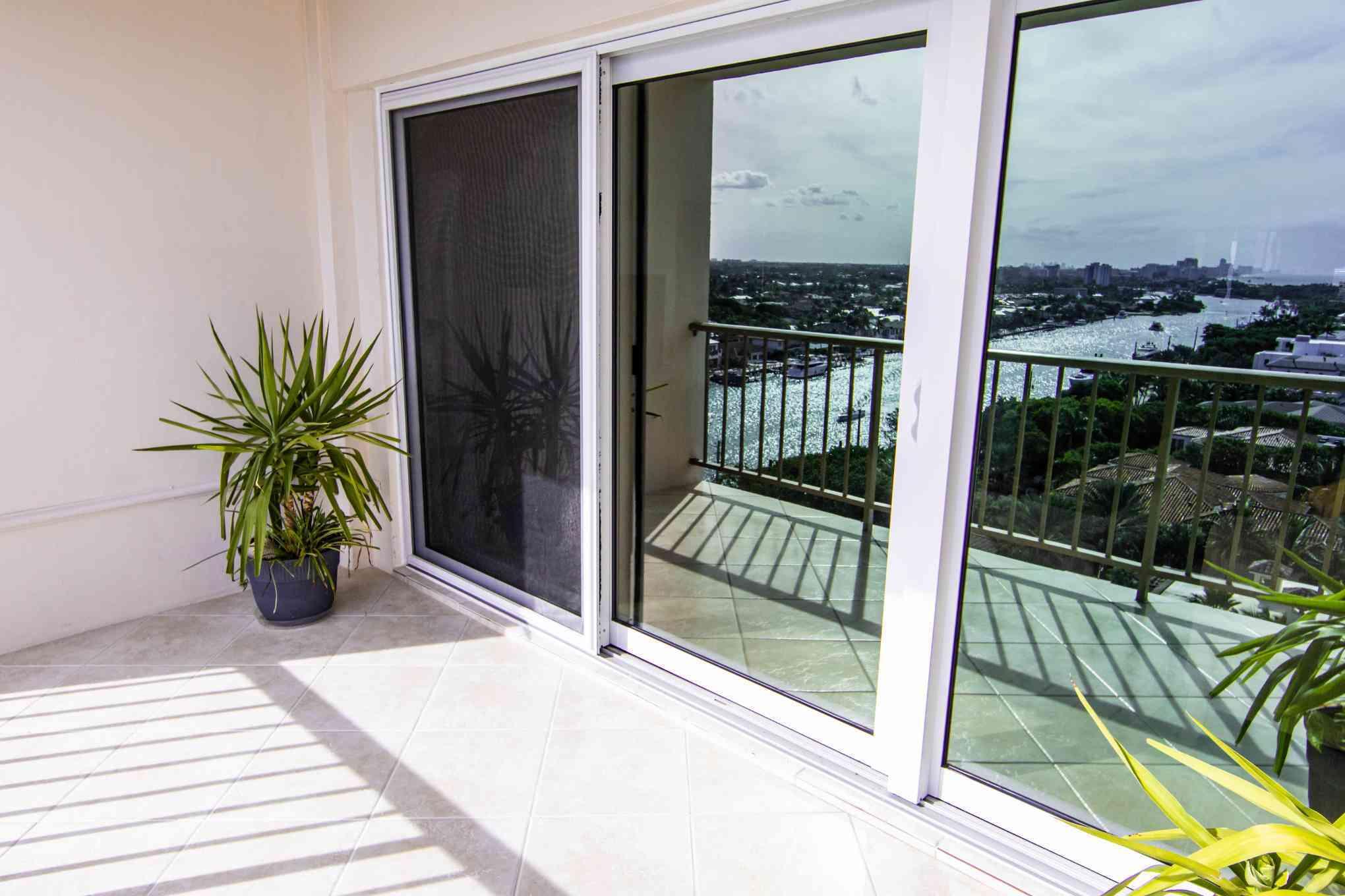 1021 Hillsboro Mile 1102