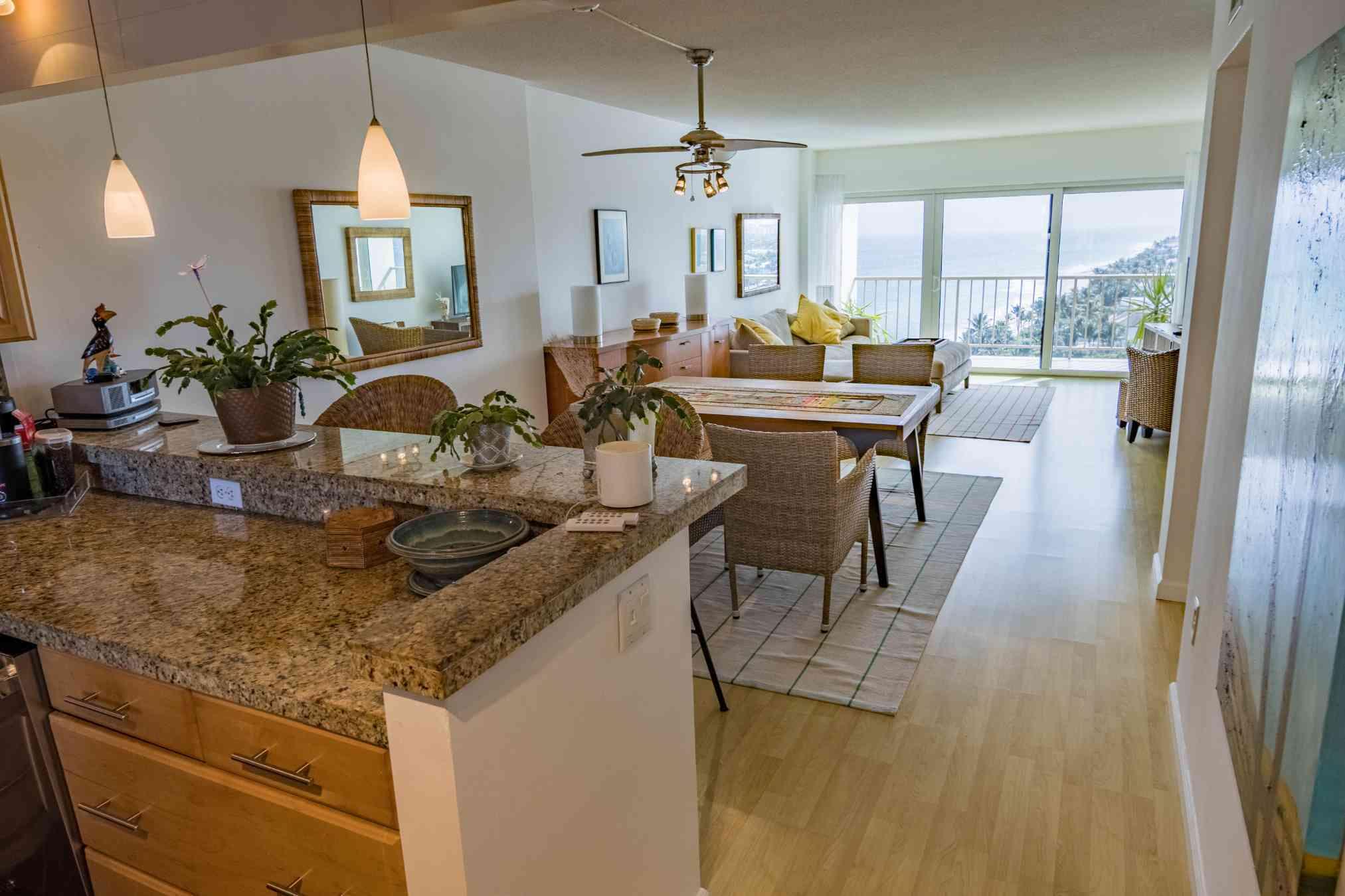 1021 Hillsboro Mile 1102