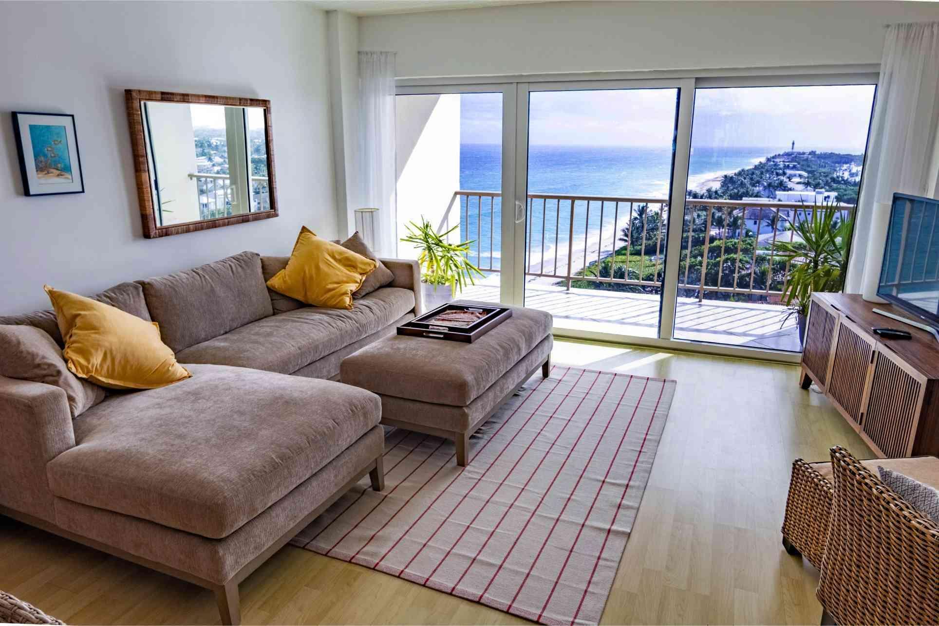 1021 Hillsboro Mile 1102