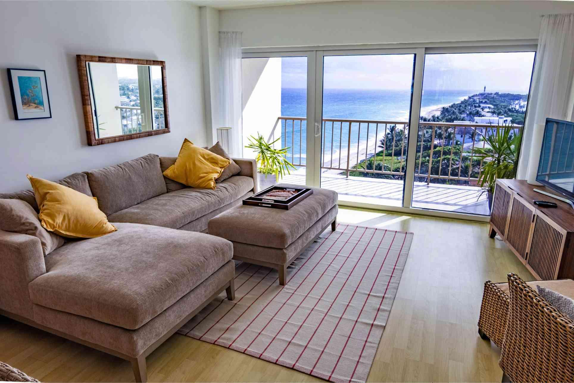 1021 Hillsboro Mile 1102