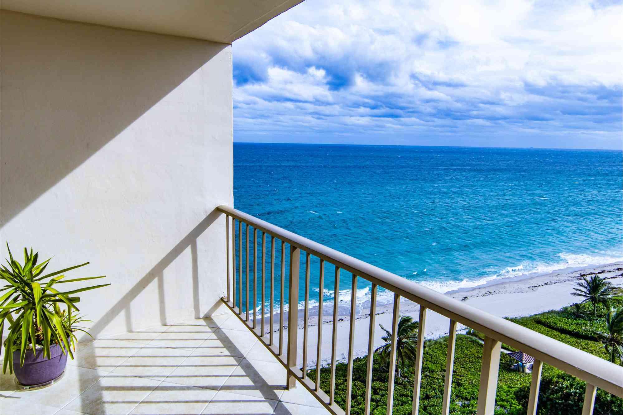 1021 Hillsboro Mile 1102