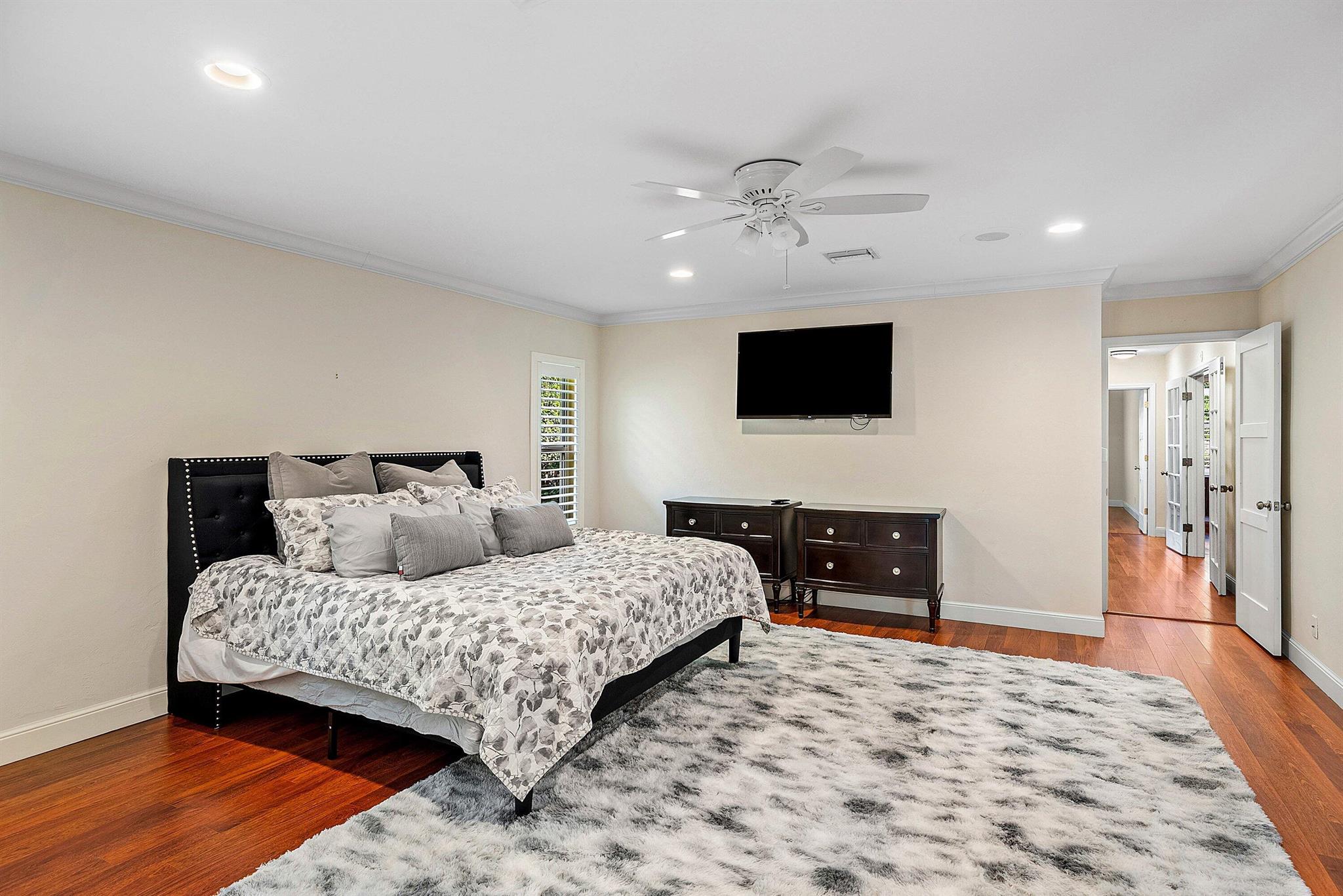 2121 Areca Palm Road