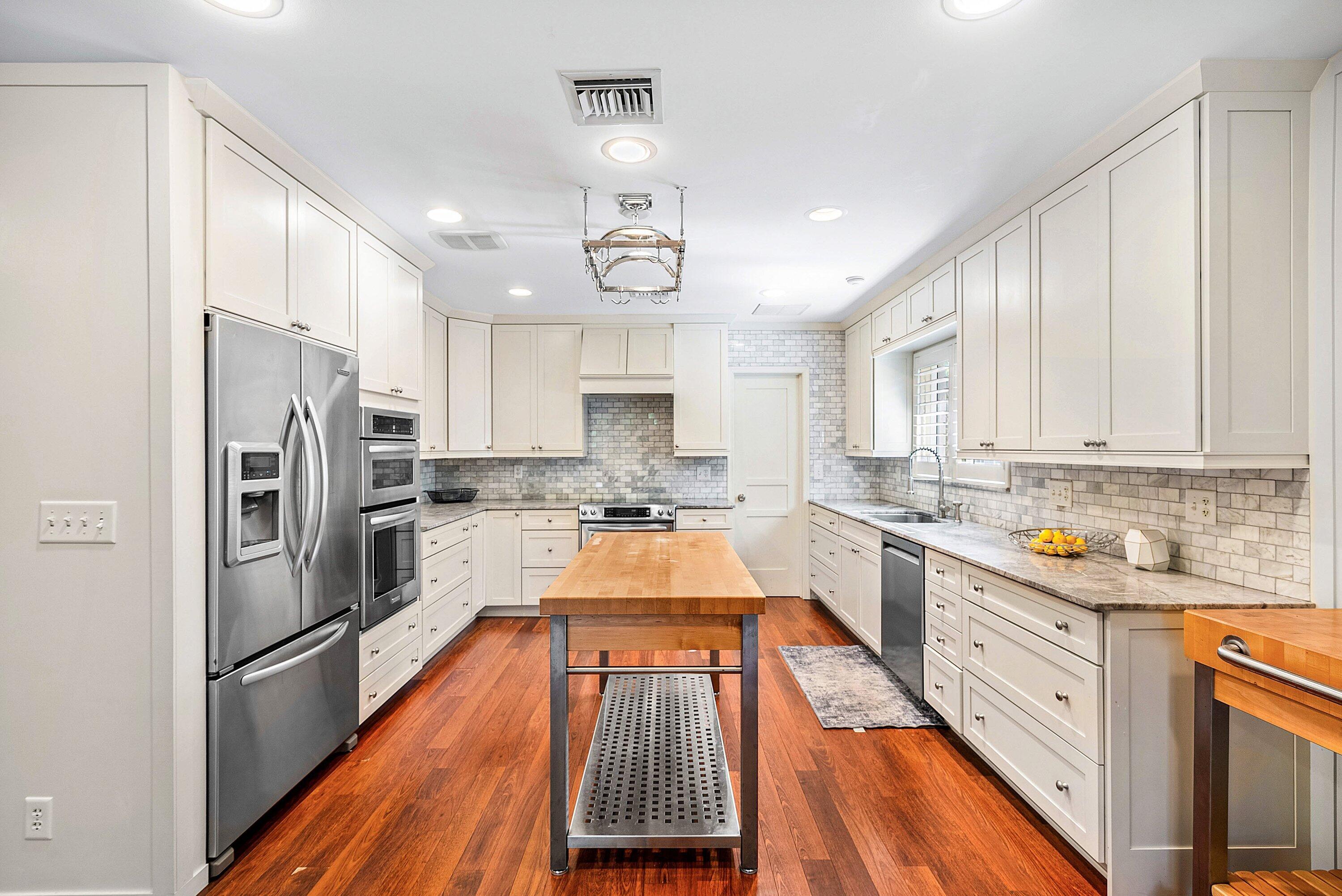 2121 Areca Palm Road