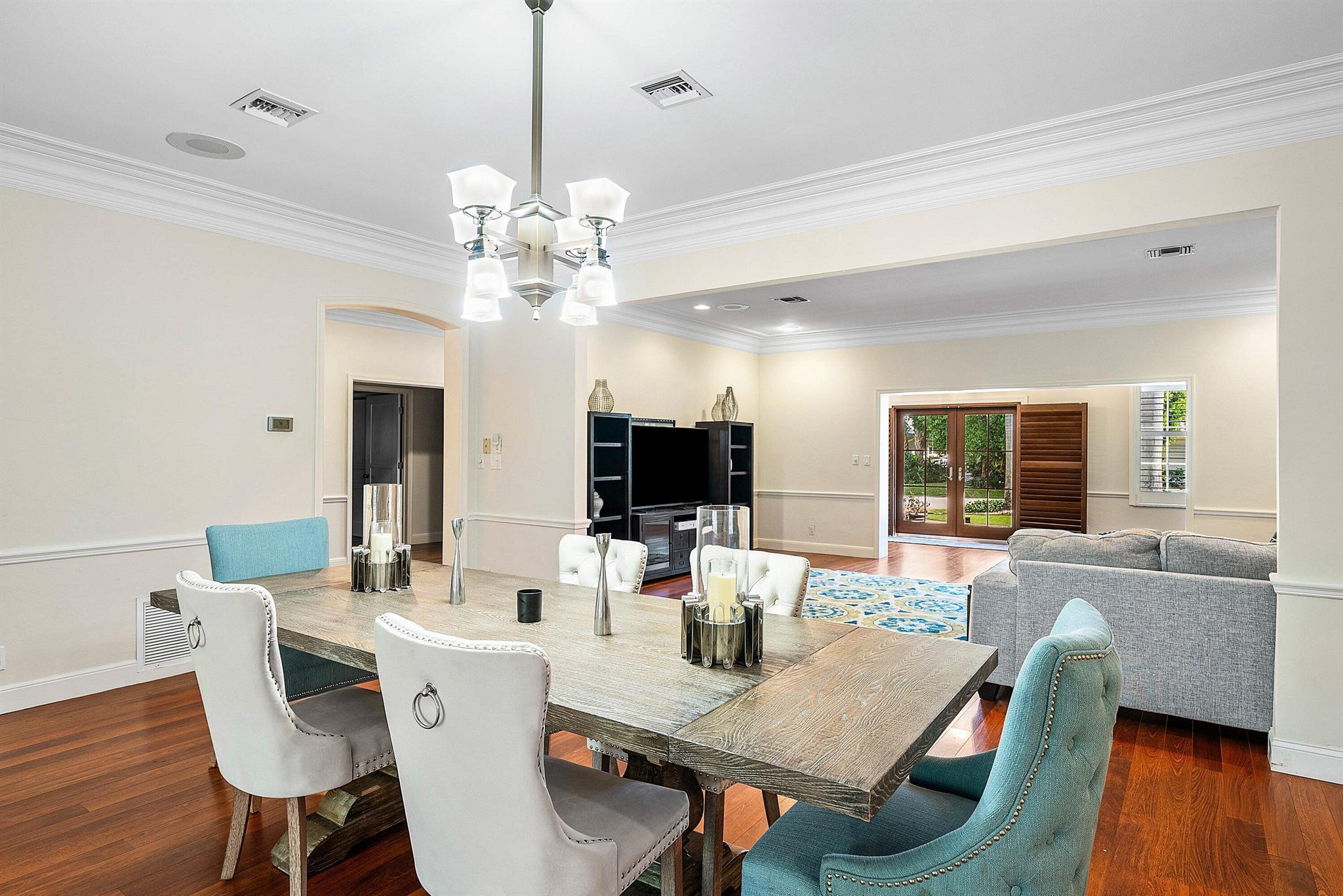 2121 Areca Palm Road