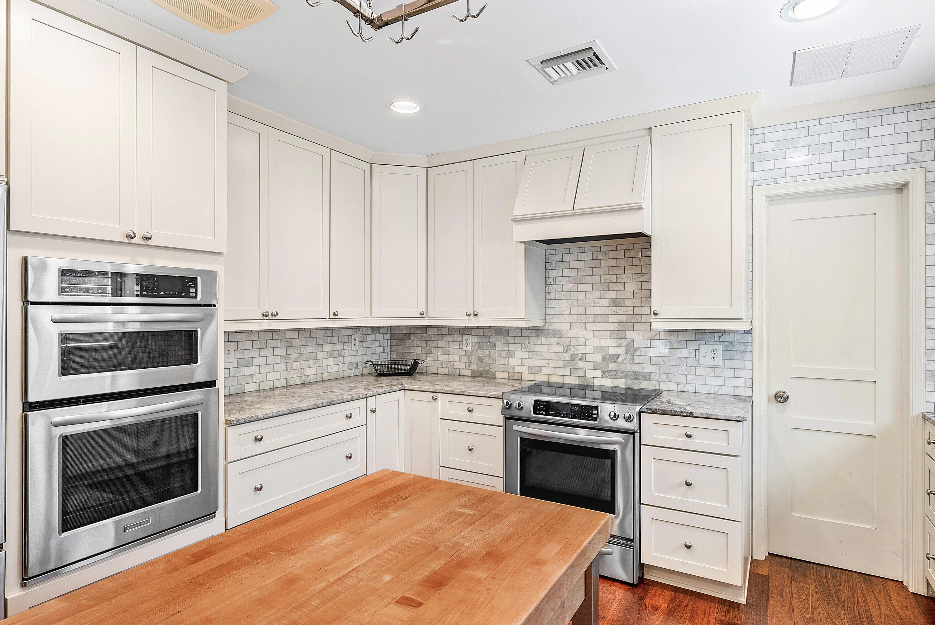 2121 Areca Palm Road