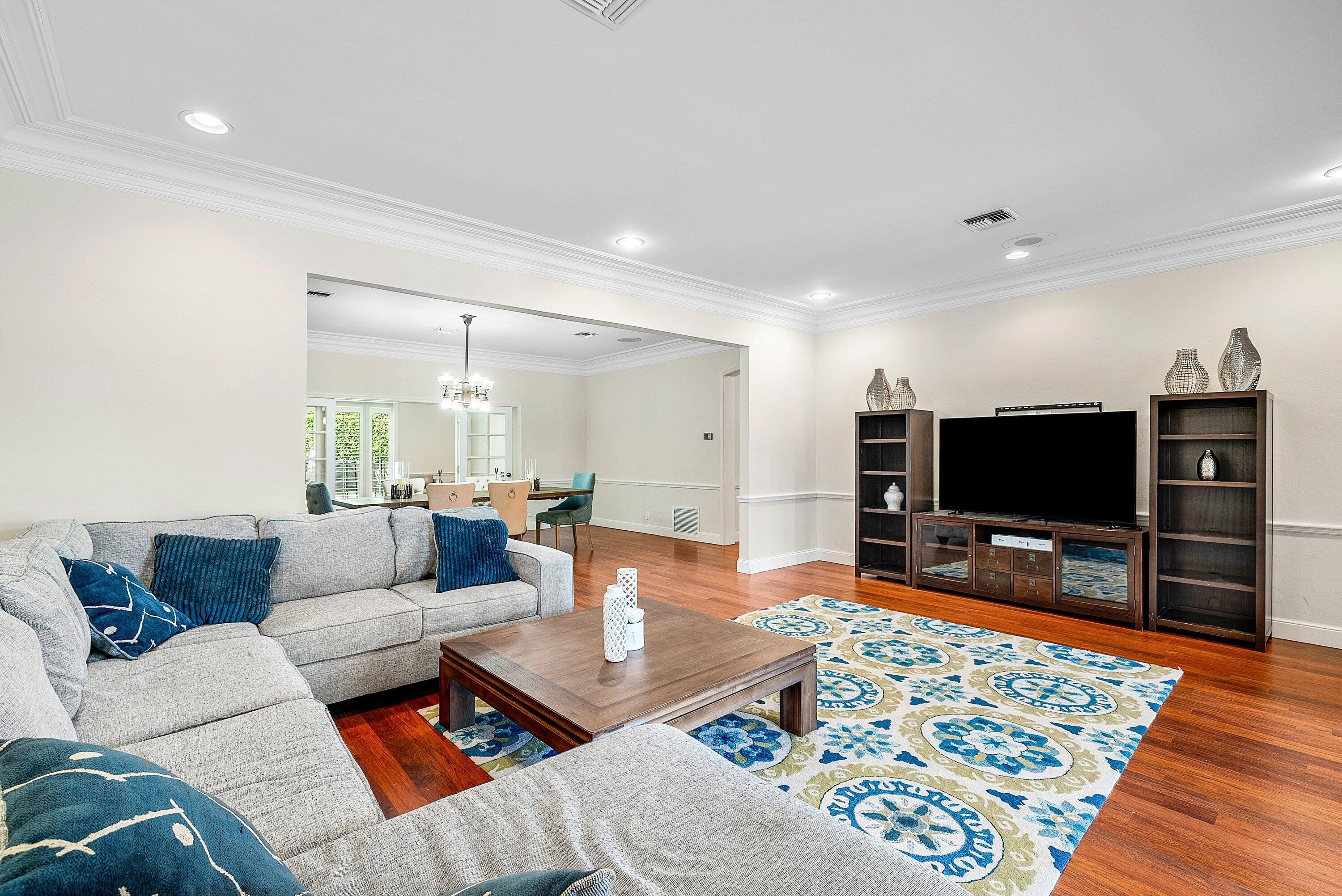 2121 Areca Palm Road