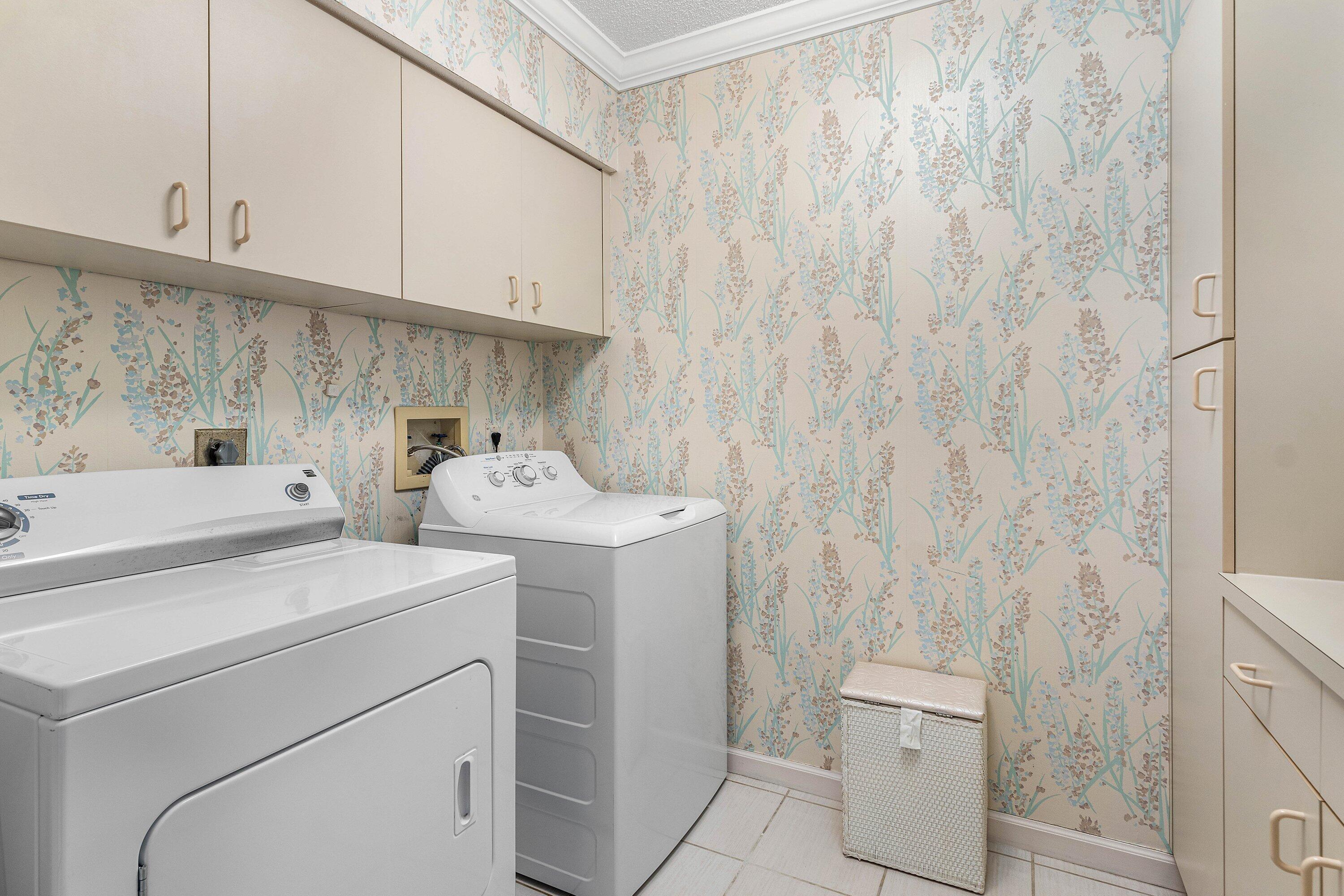 2041 Thatch Palm Drive