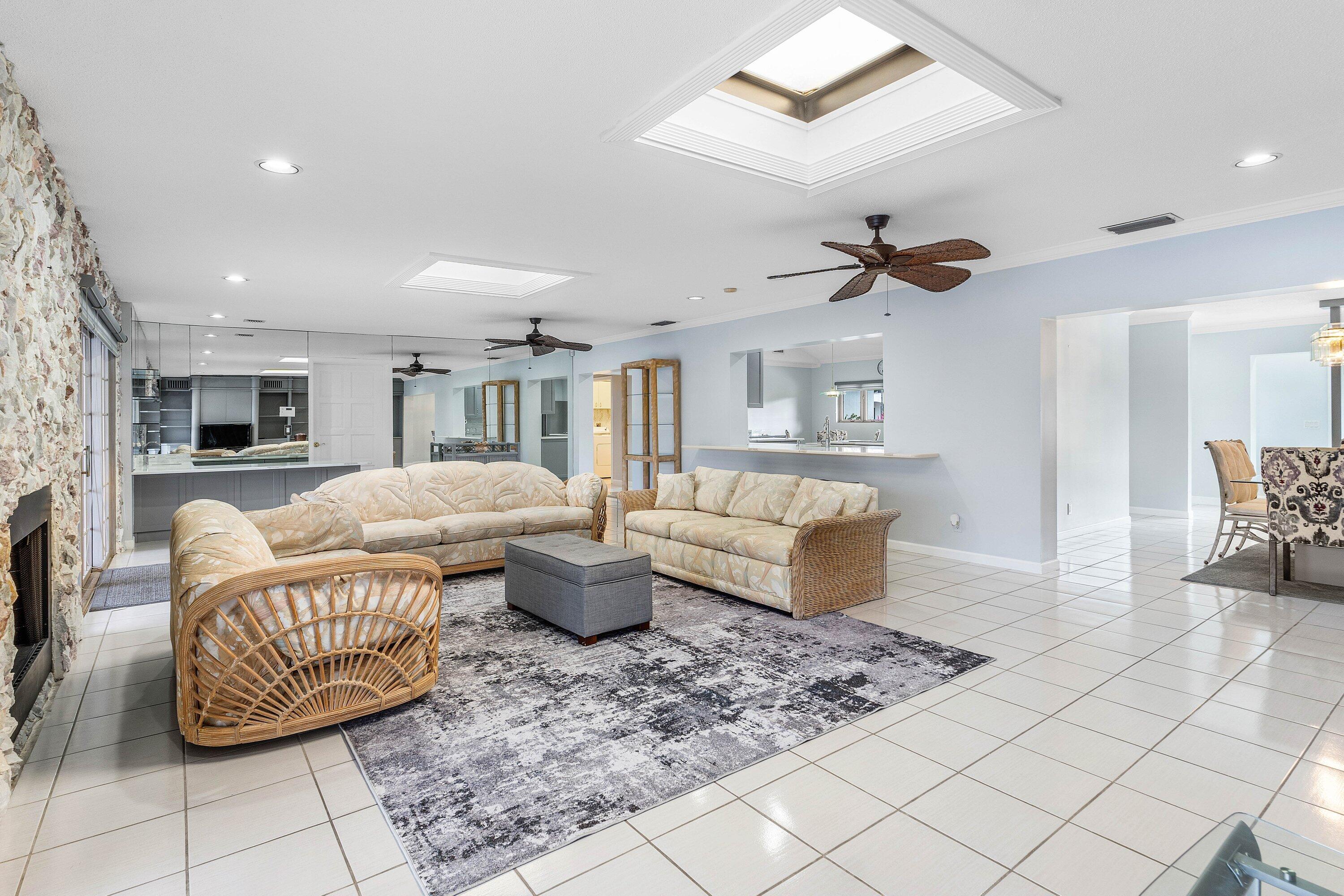 2041 Thatch Palm Drive