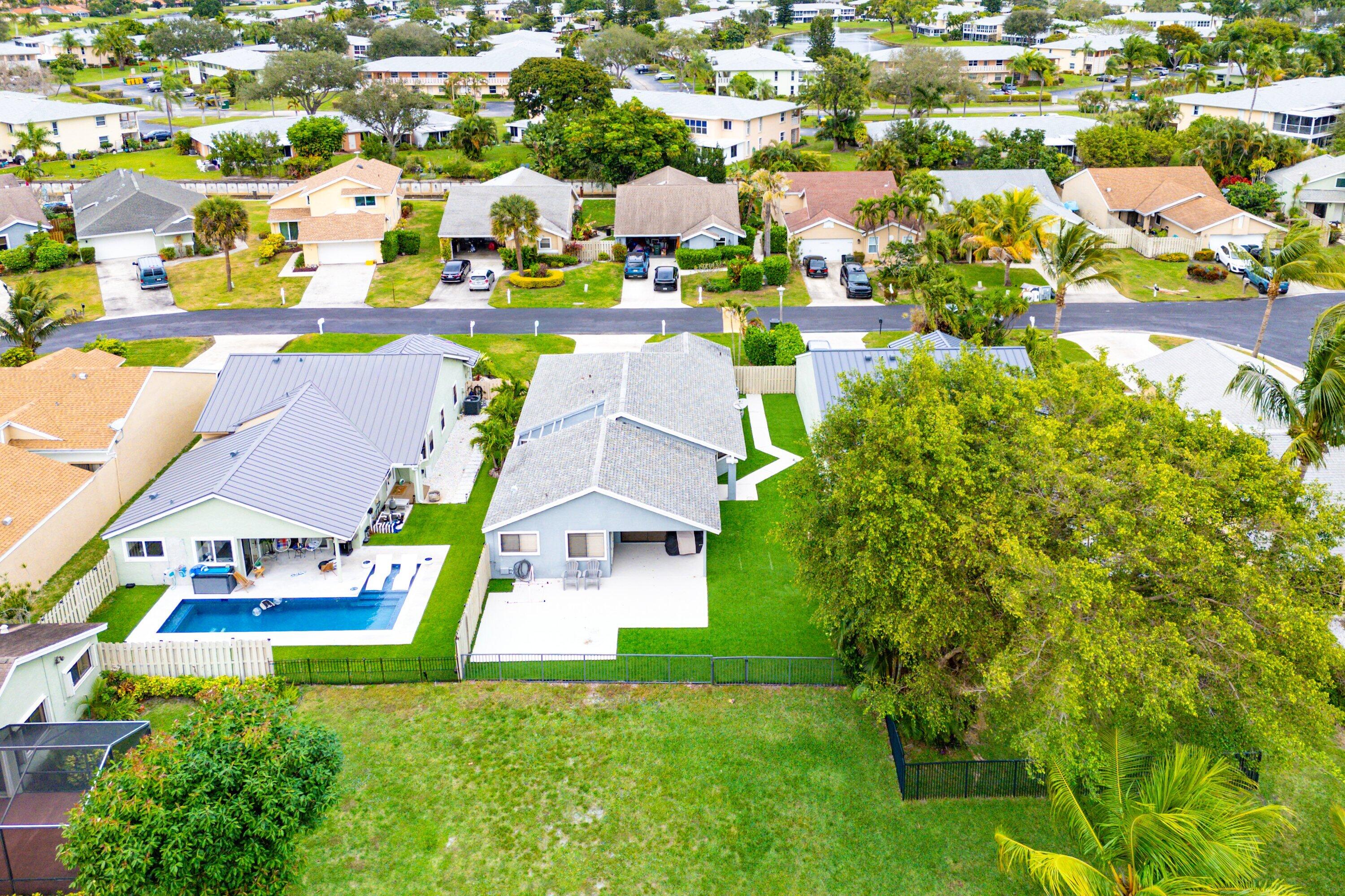 1221 NW 19th Ter