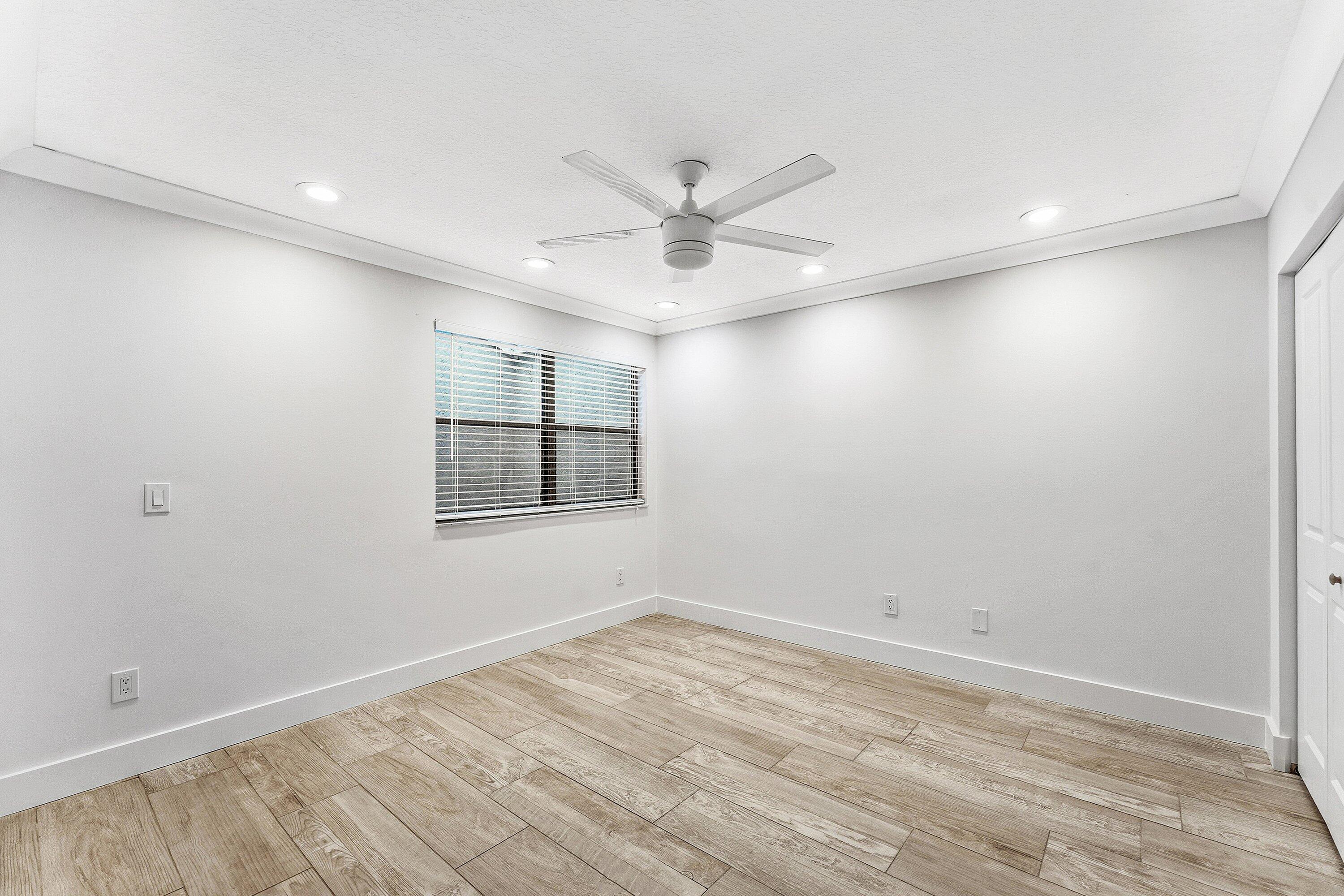1221 NW 19th Ter