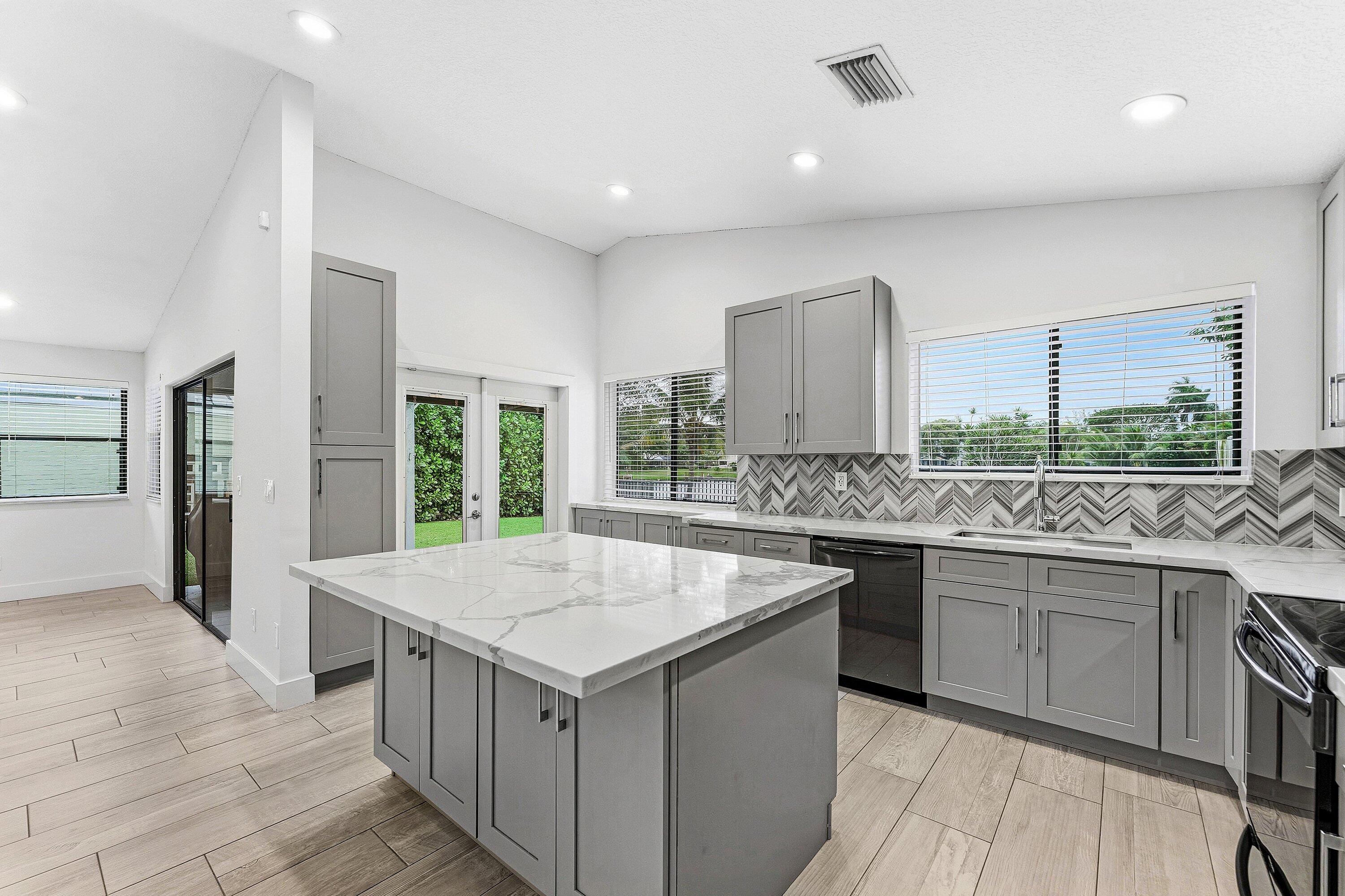 1221 NW 19th Ter