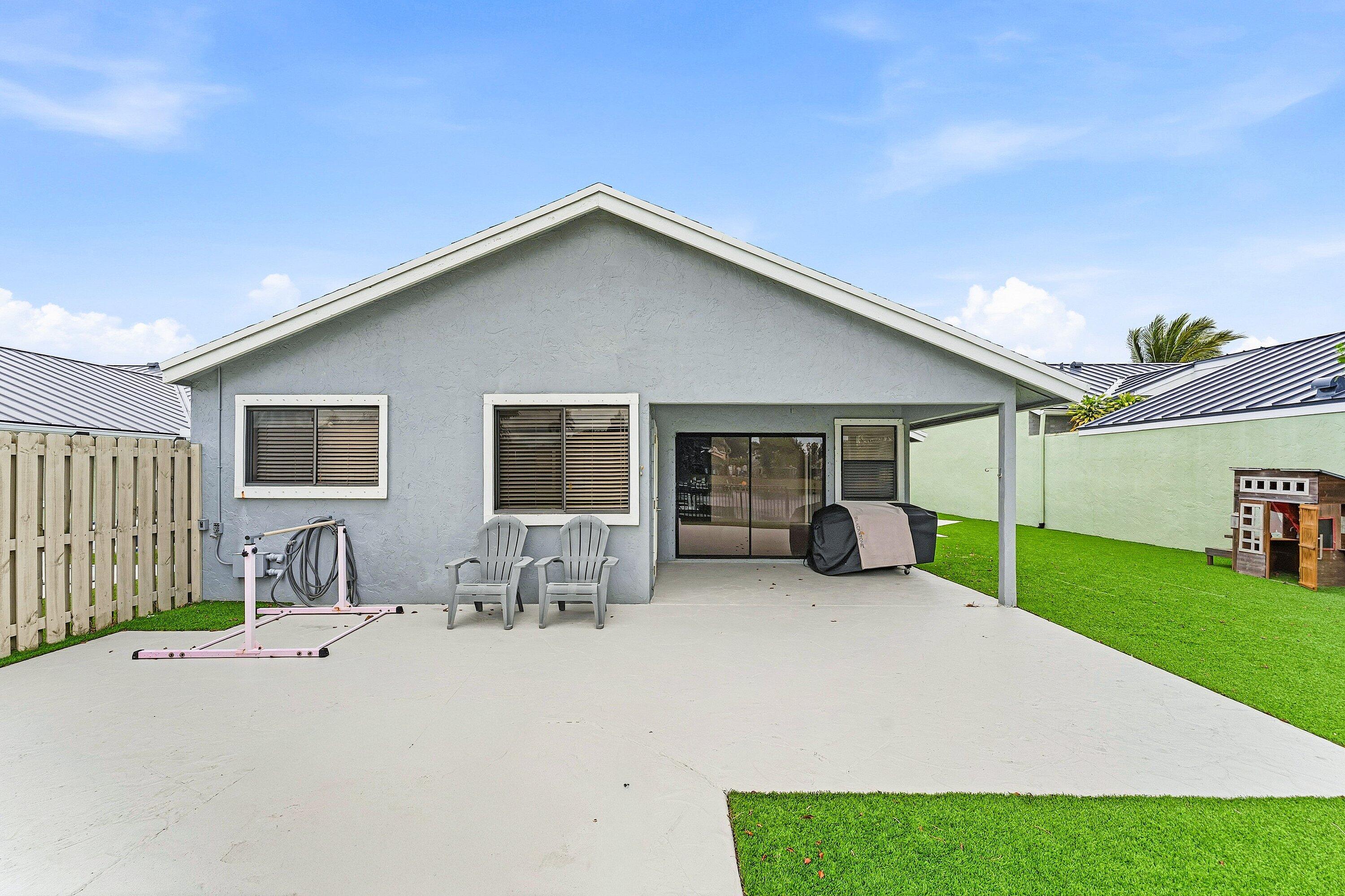 1221 NW 19th Ter