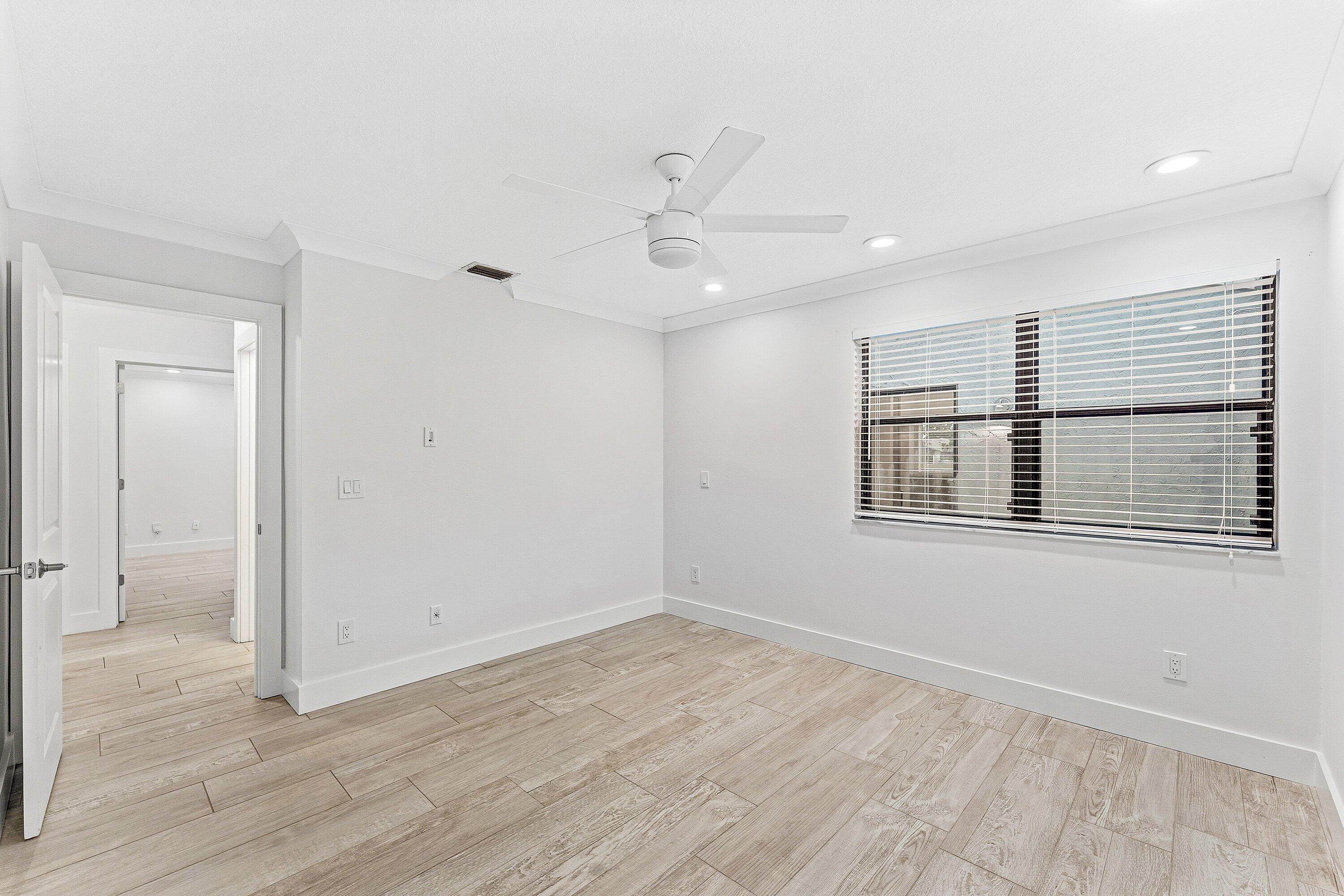 1221 NW 19th Ter