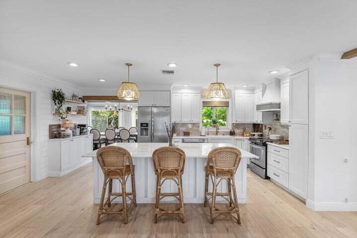 499 NE 28th Rd