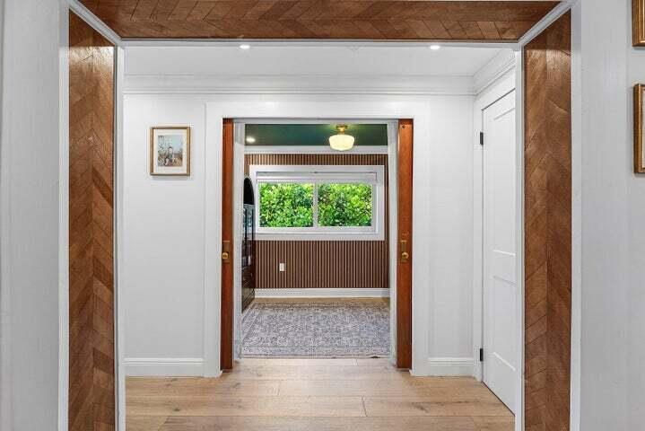 499 NE 28th Rd