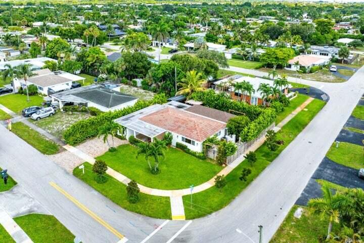499 NE 28th Rd