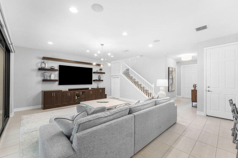 8091 Snowflake Obsidian Trail