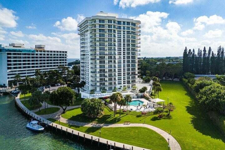 901 E Camino Real 5d