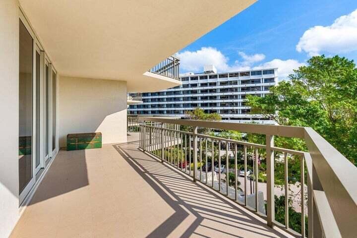 901 E Camino Real 5d