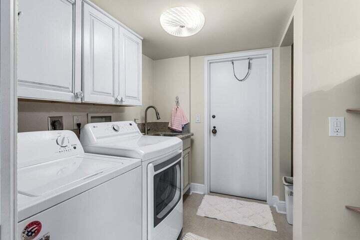 901 E Camino Real 5d