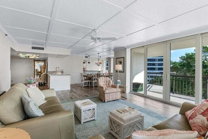 901 E Camino Real 5d