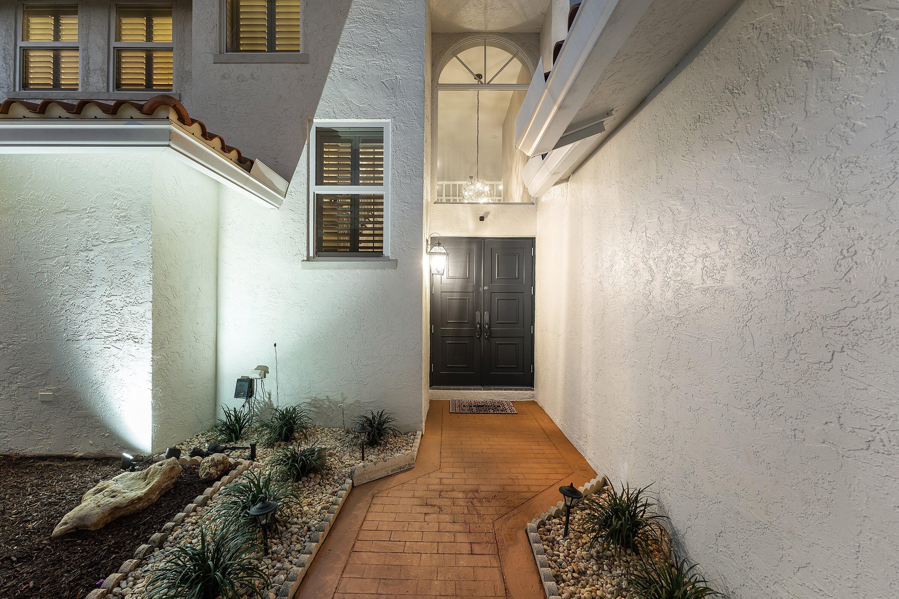 1199 SW 19th St