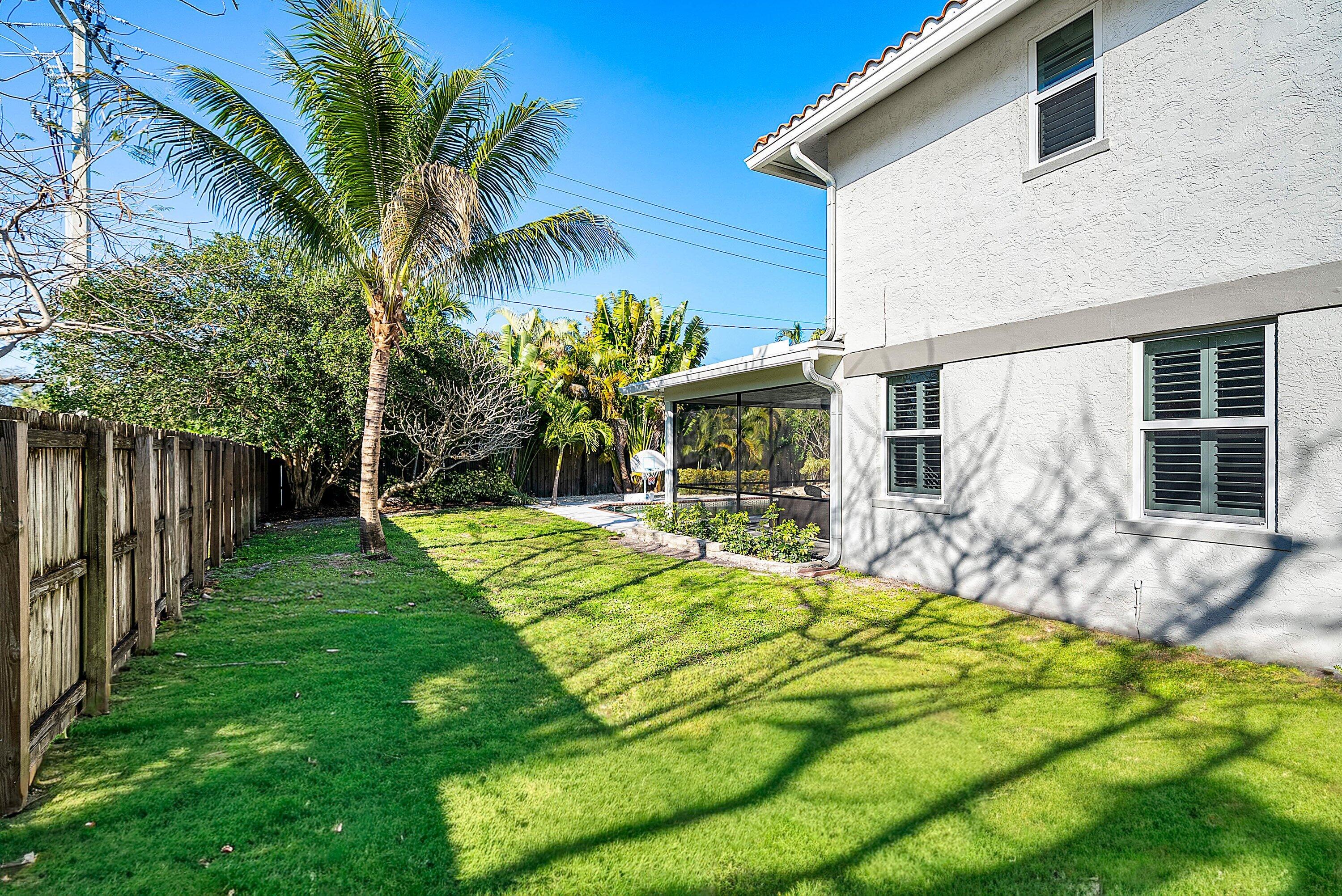 1199 SW 19th St