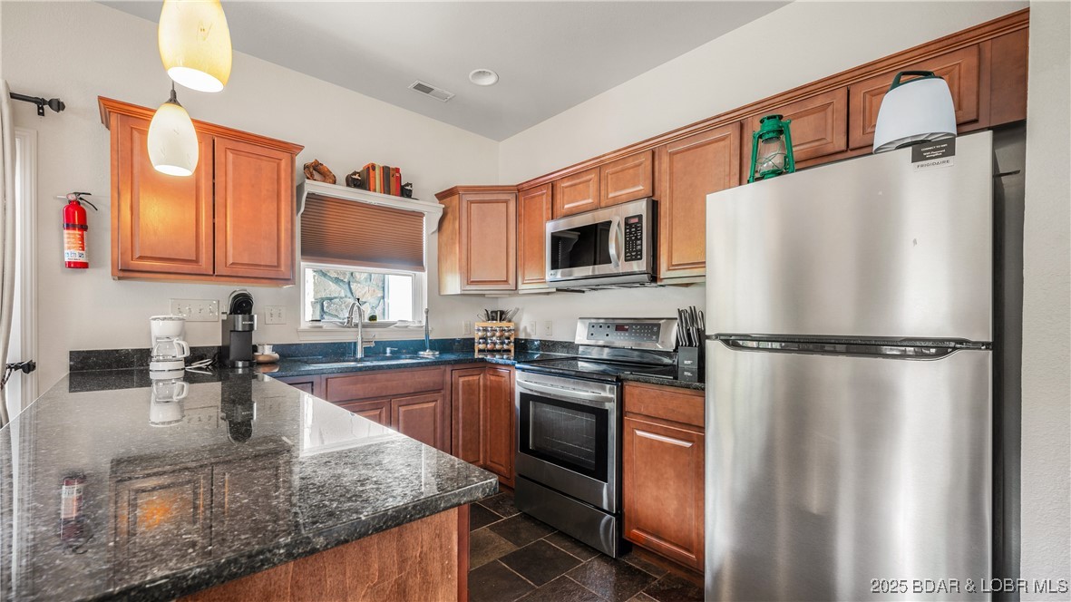 23 Cottage Park E Court 21