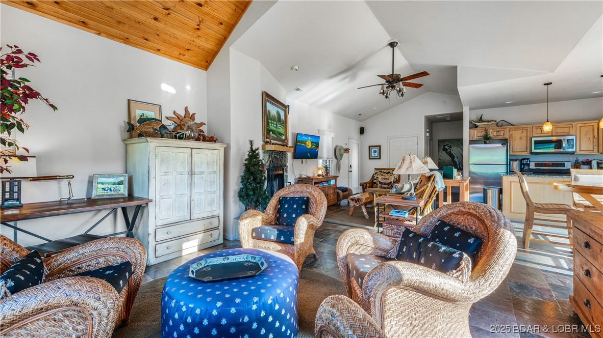 23 Cottage Park E Court 22