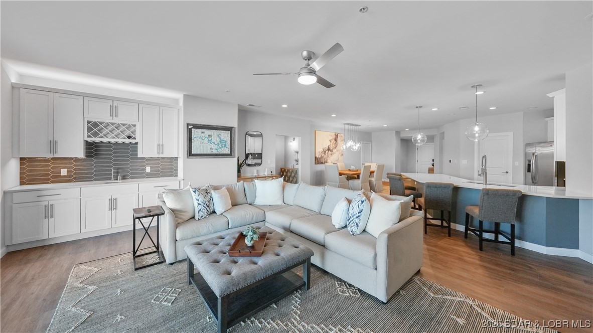 166 Captiva Drive 1E