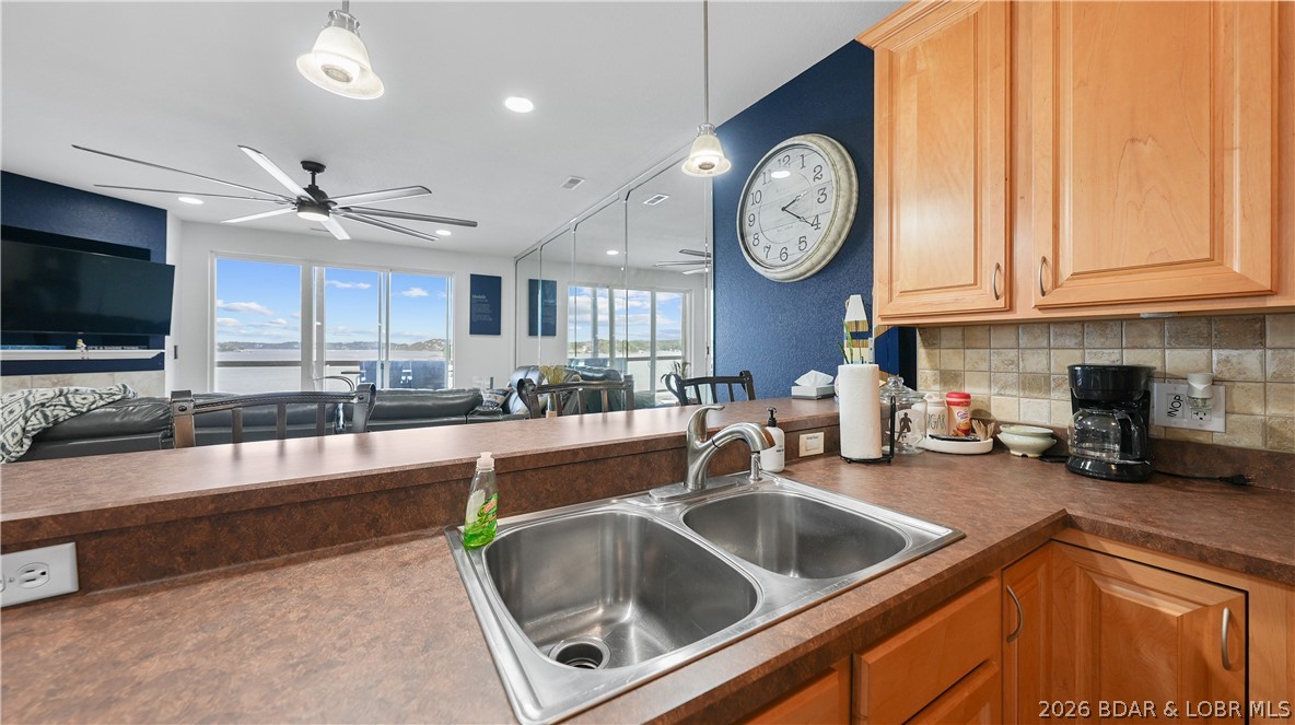 1210 Lands End Parkway 314