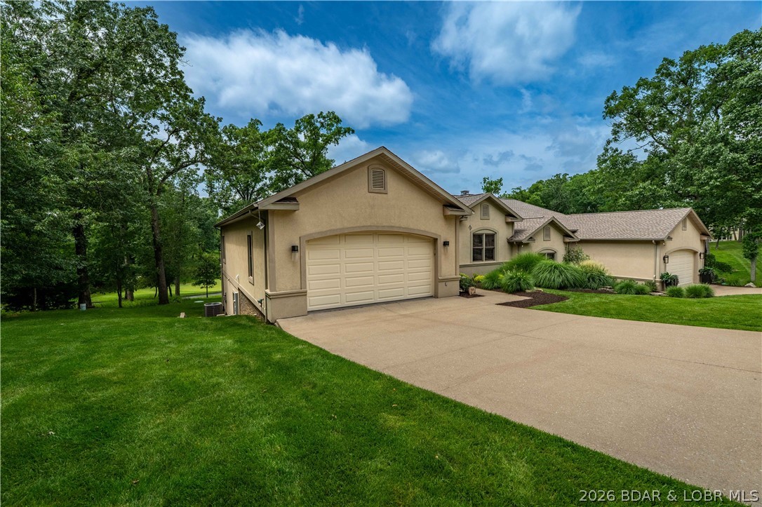768 Resplander Way