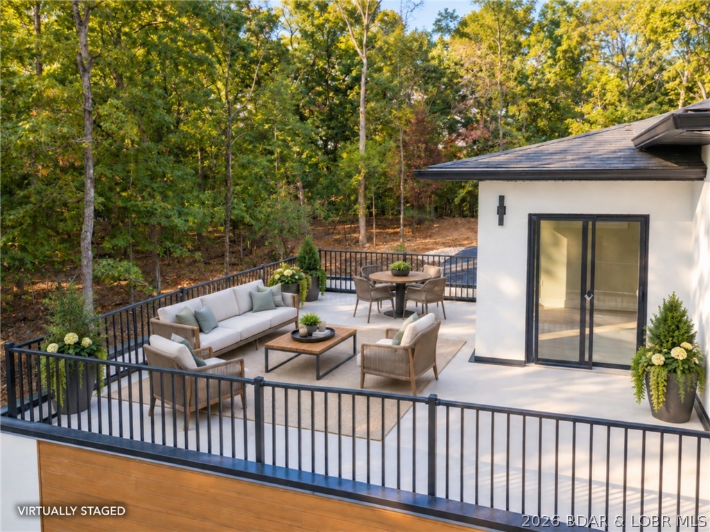 1521 Via Appia Drive