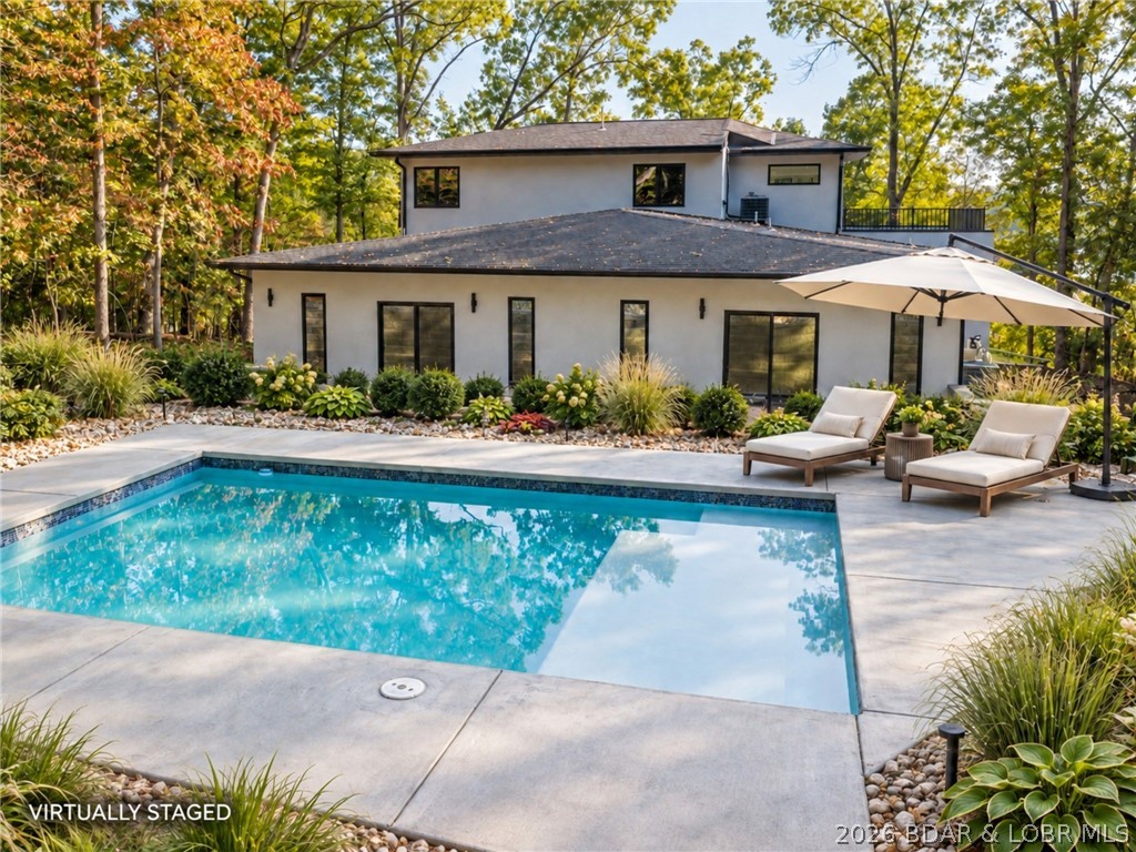 1521 Via Appia Drive