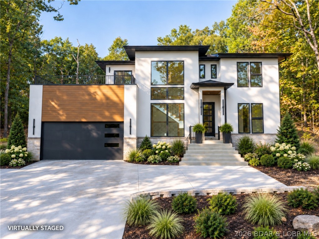1521 Via Appia Drive