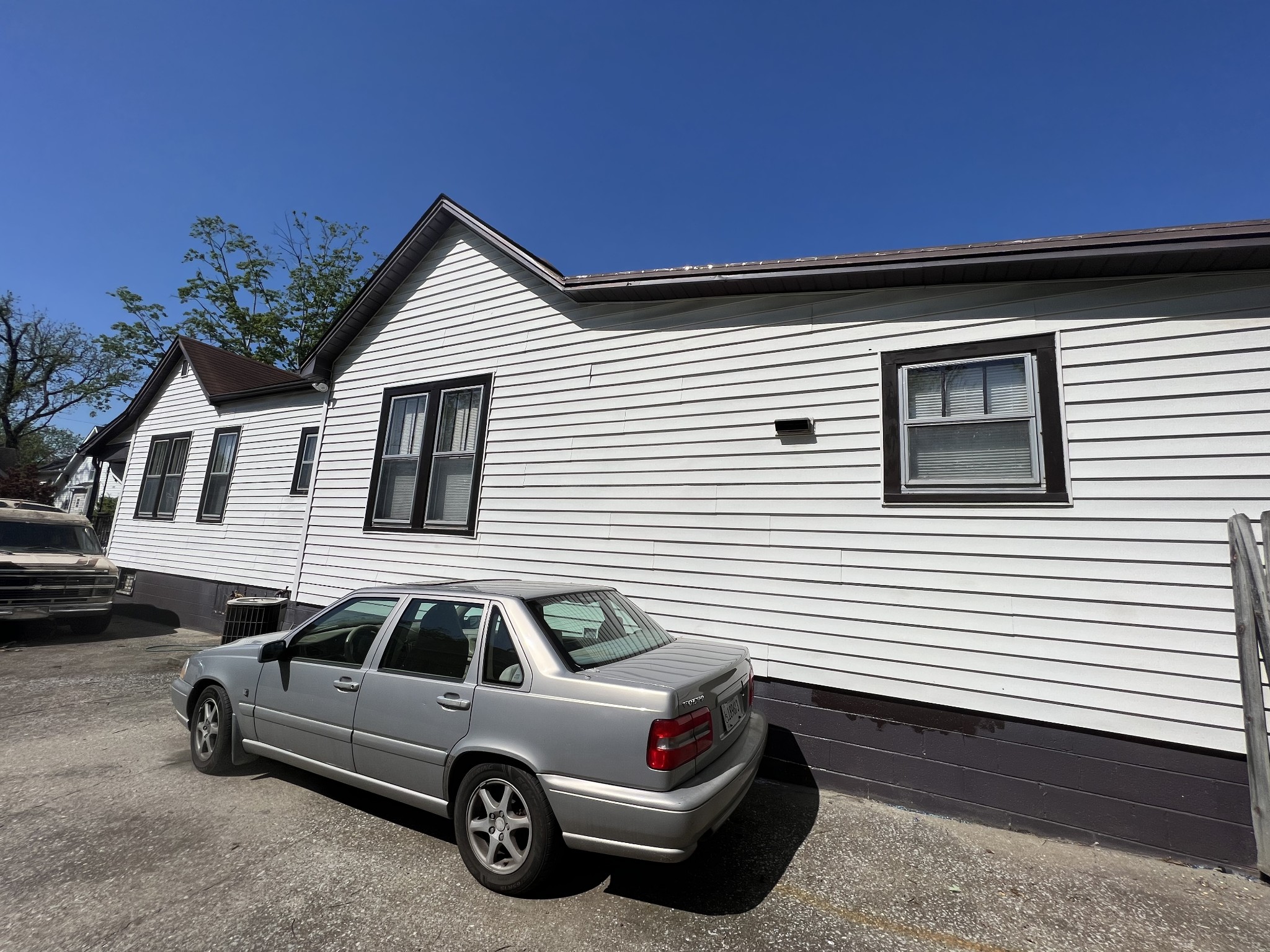908 Gilmore Ave