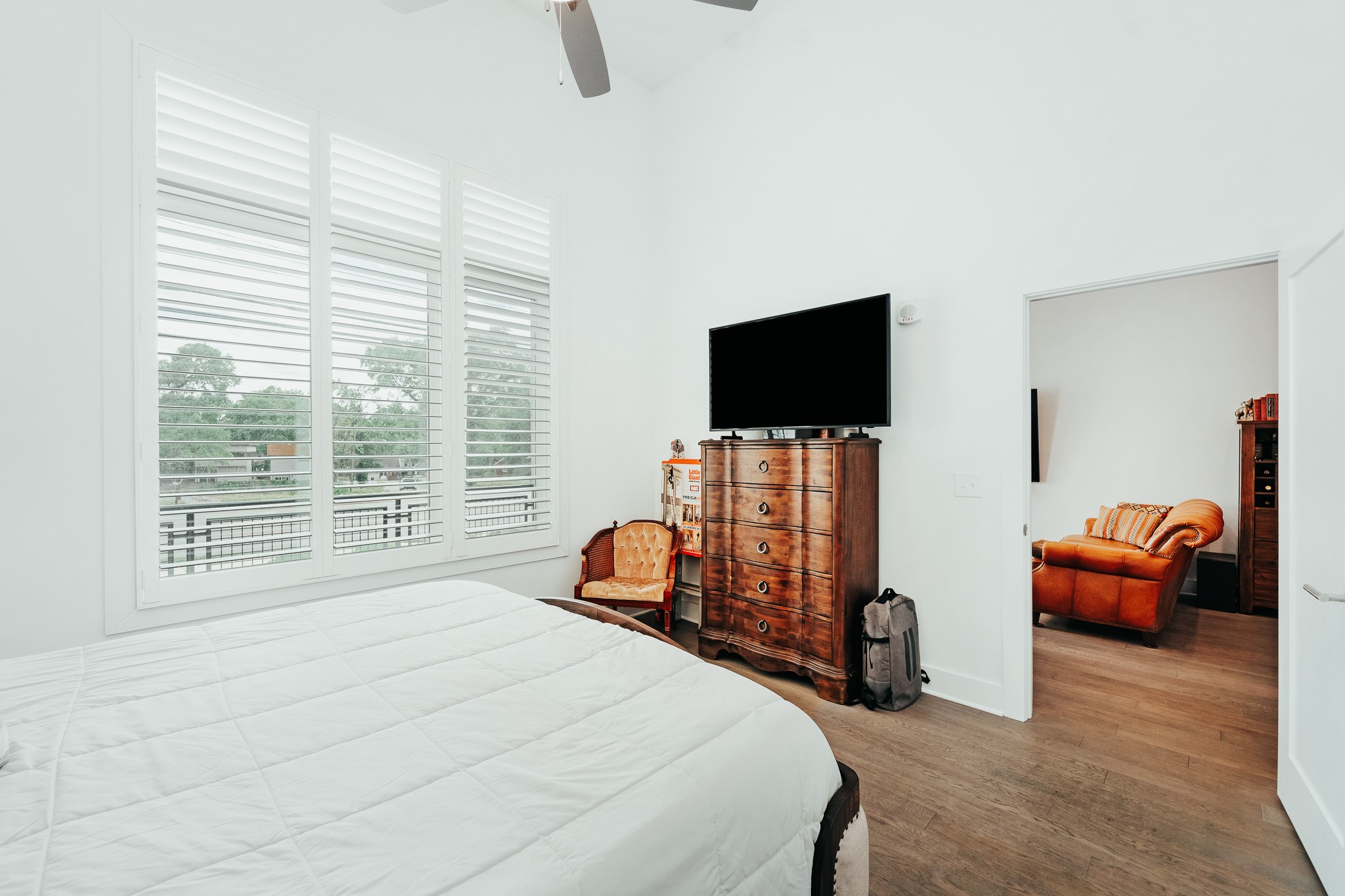 1041 E Trinity Ln Unit: 115