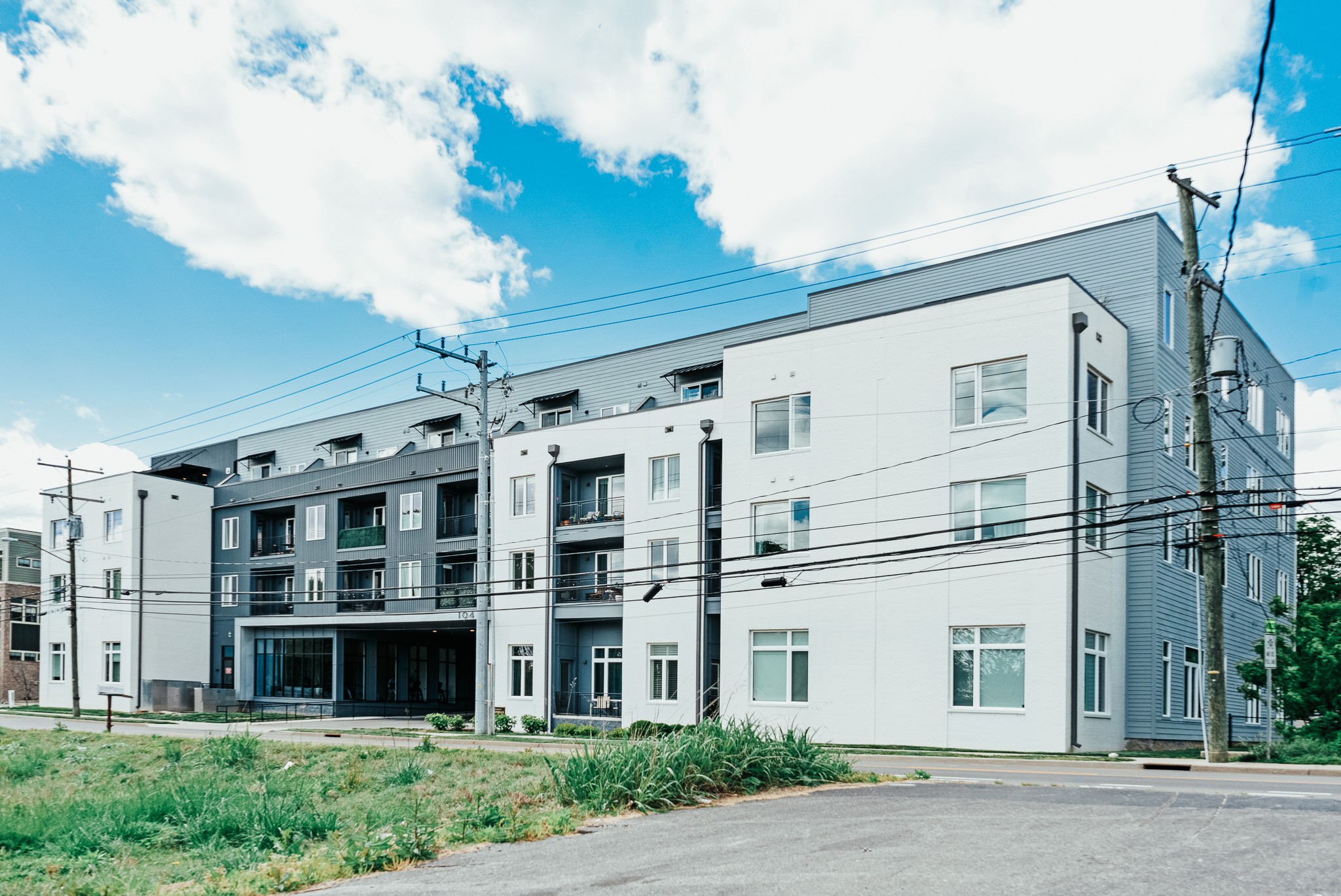 1041 E Trinity Ln Unit: 115