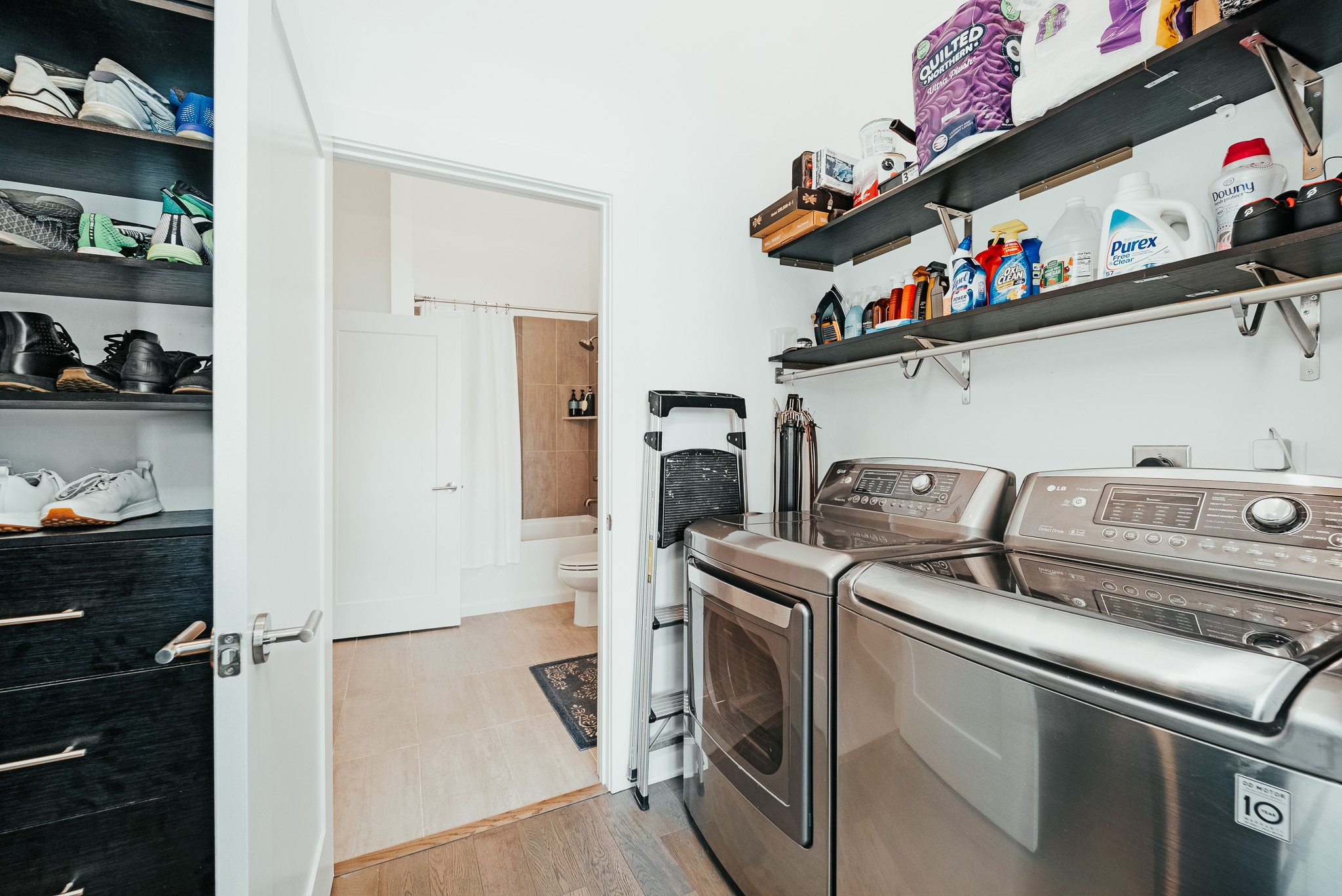 1041 E Trinity Ln Unit: 115