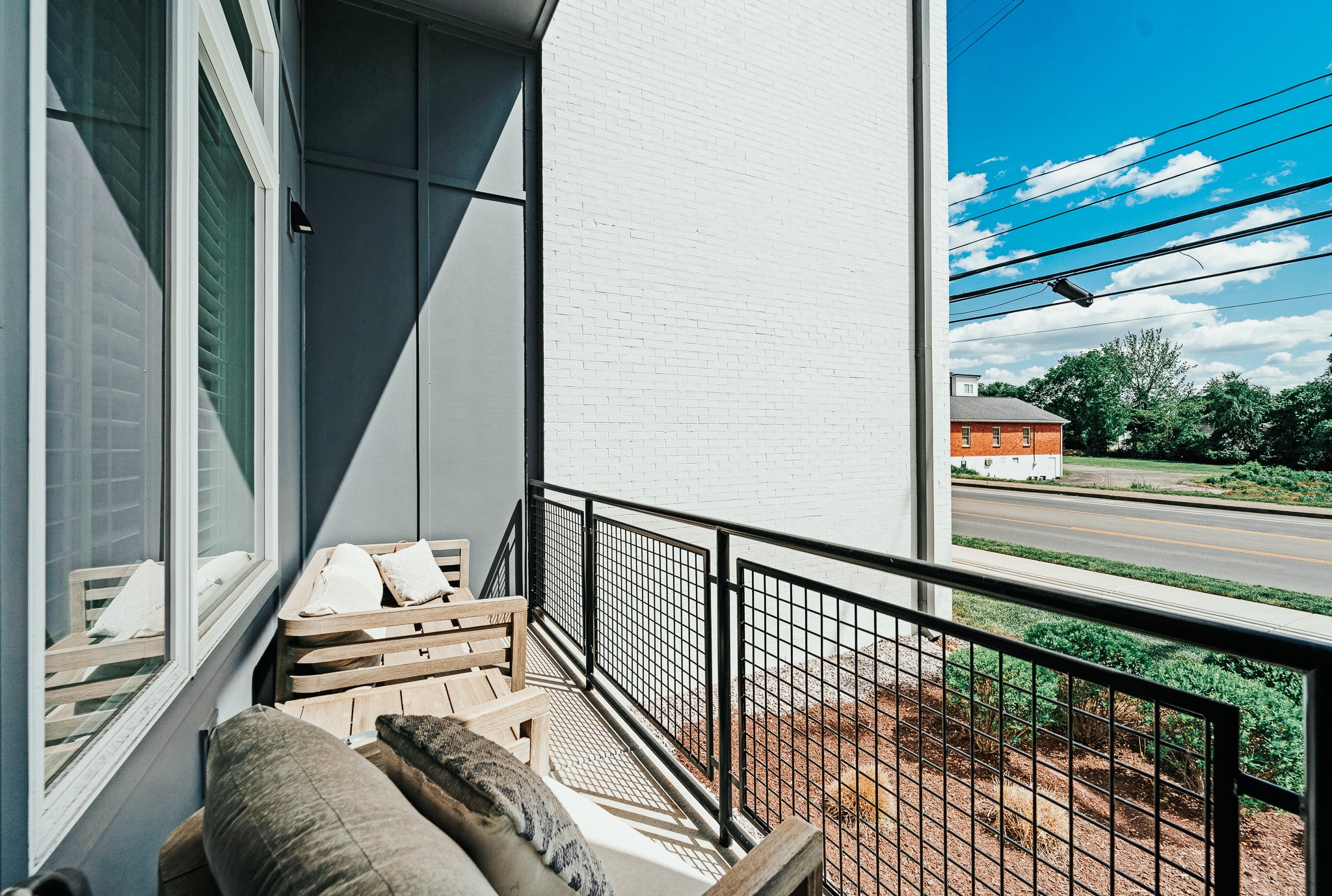 1041 E Trinity Ln Unit: 115