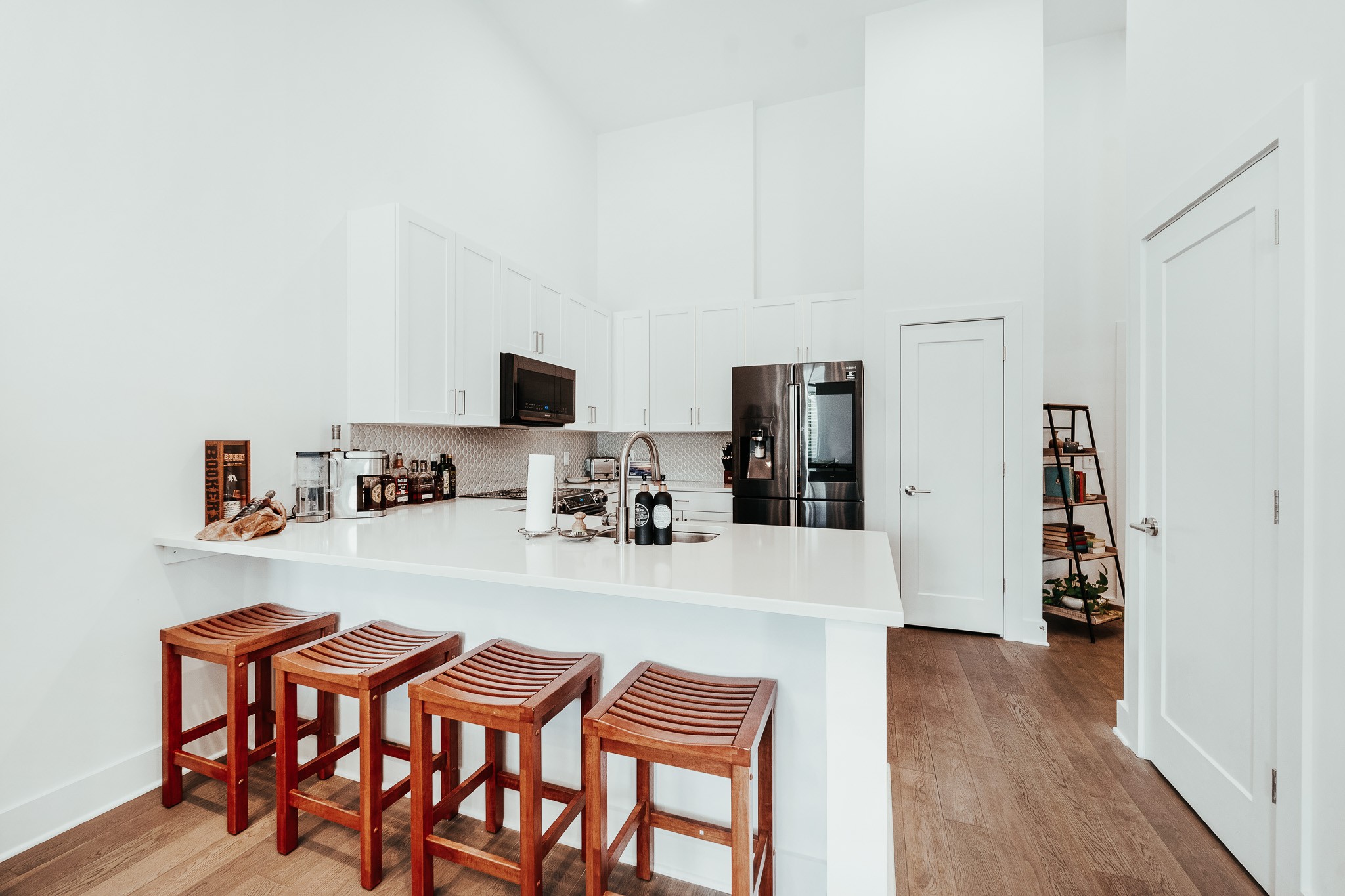 1041 E Trinity Ln Unit: 115