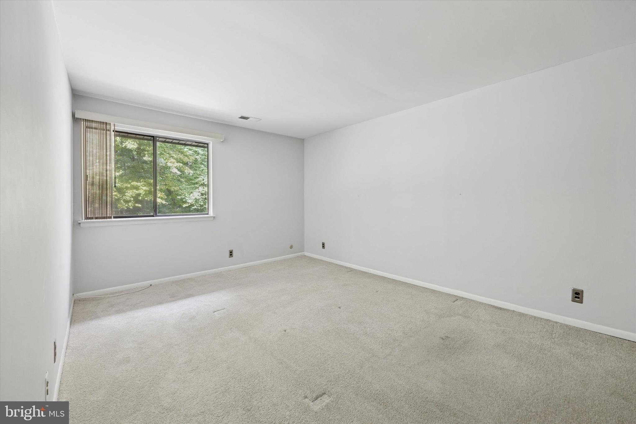 115 E KINGS HIGHWAY 444