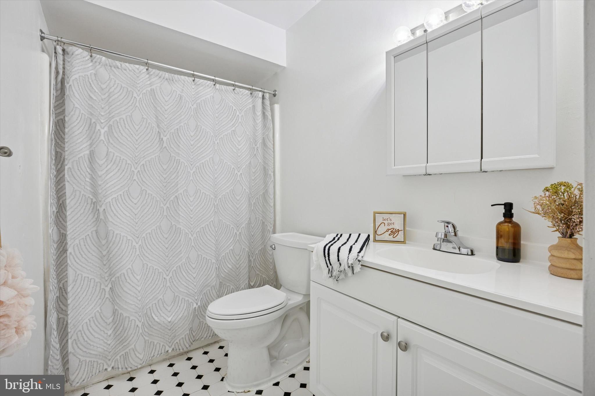 115 E KINGS HIGHWAY 444