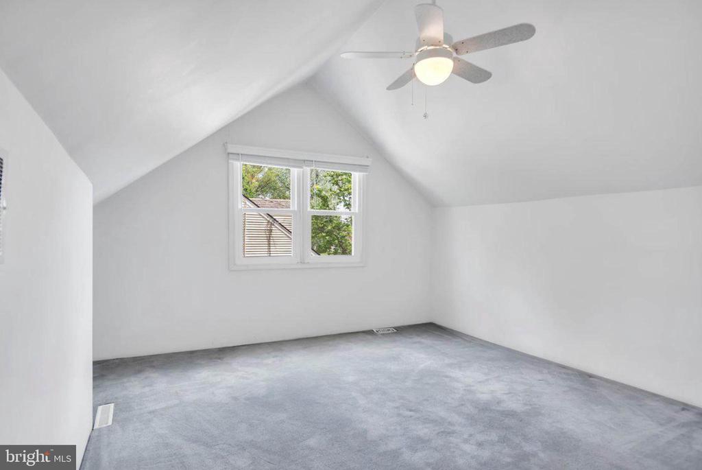 506 THOMAS AVENUE