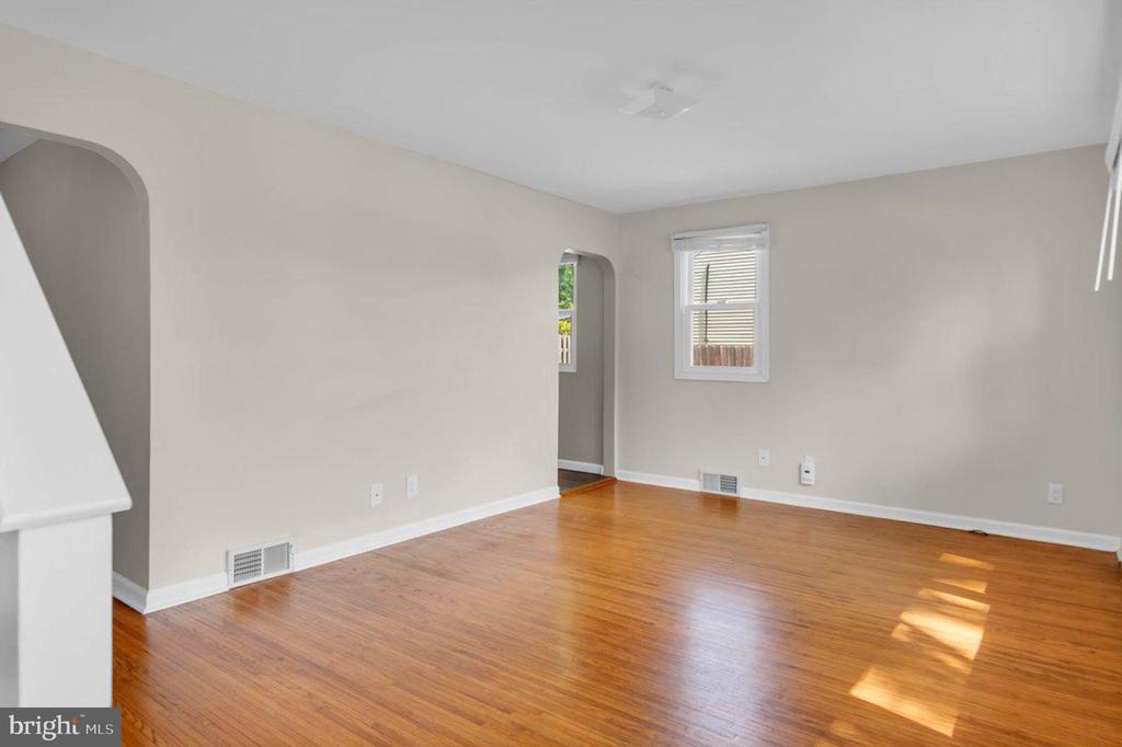 506 THOMAS AVENUE