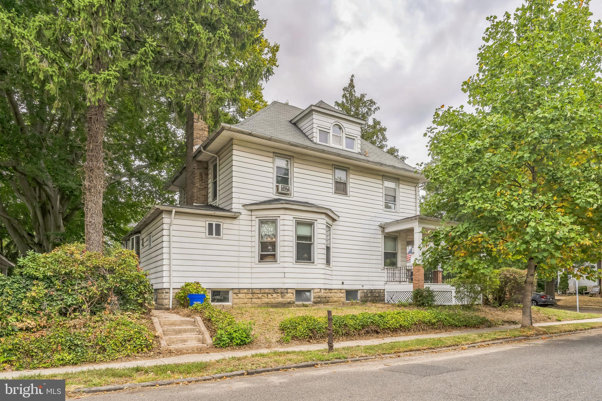 201 E MADISON AVENUE