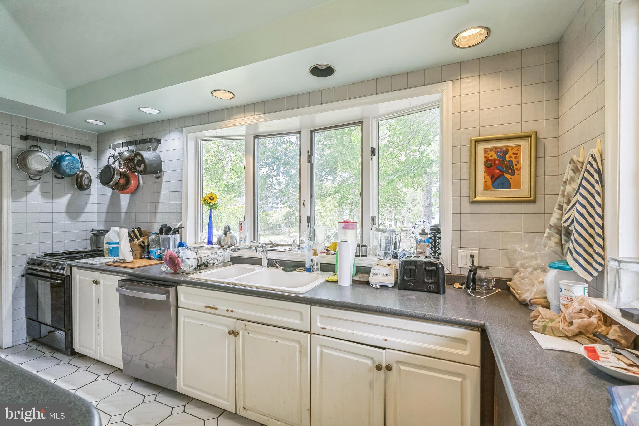 201 E MADISON AVENUE