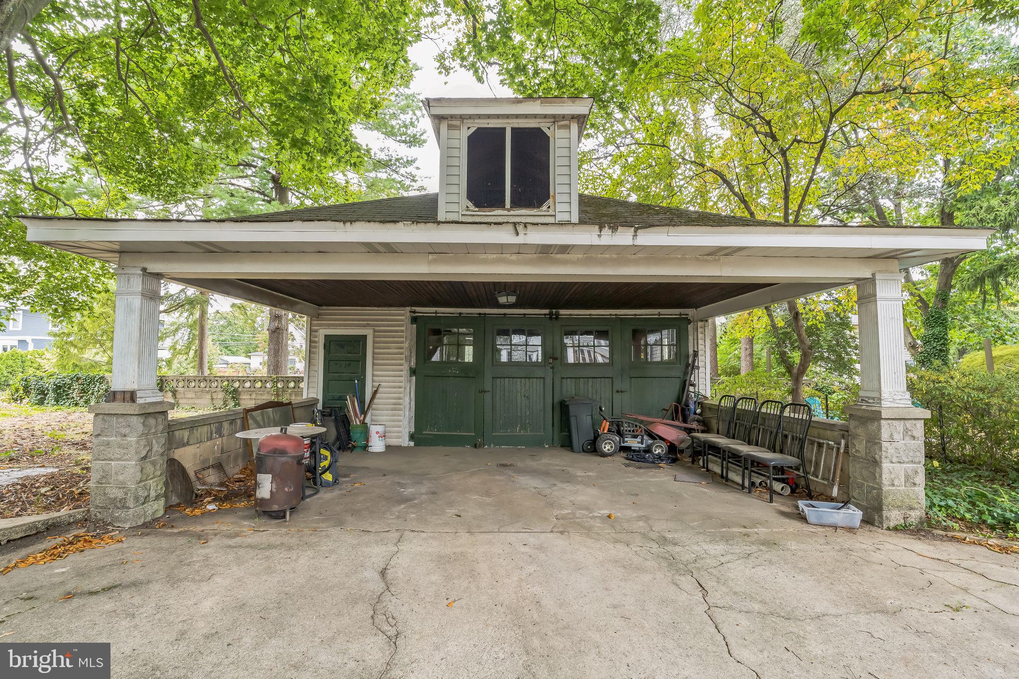 201 E MADISON AVENUE