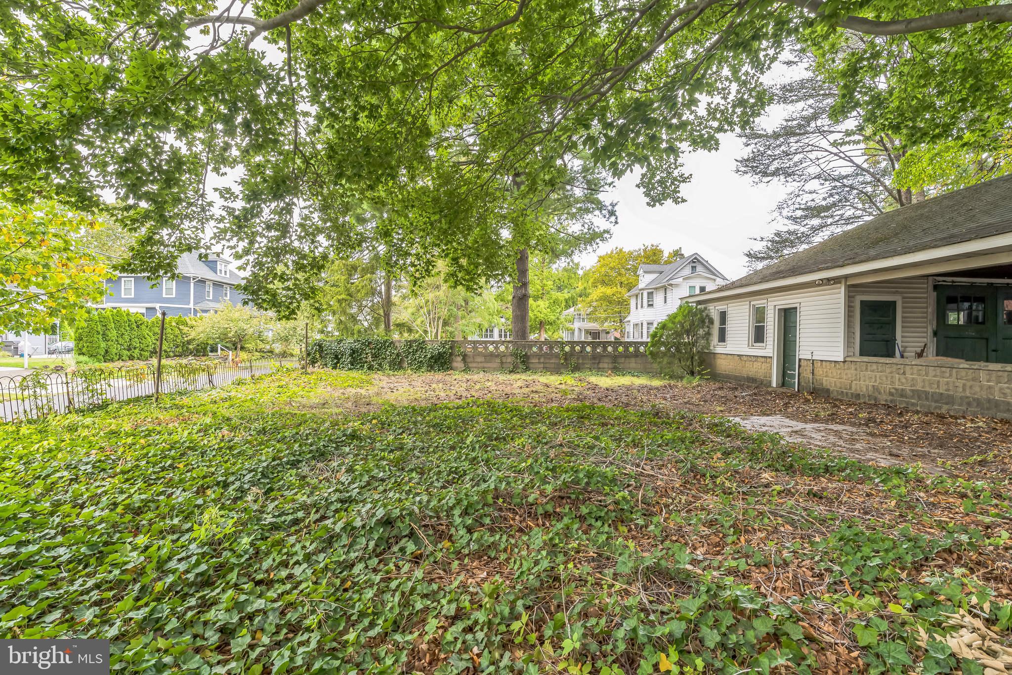 201 E MADISON AVENUE