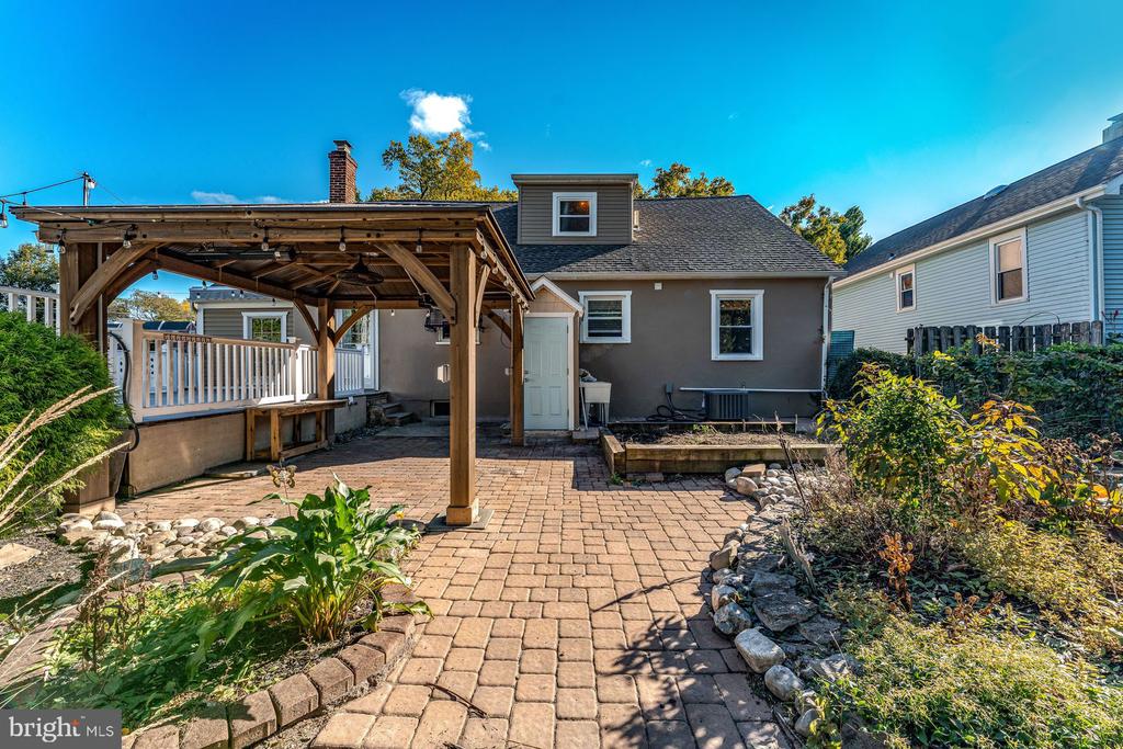519 CEDAR AVENUE